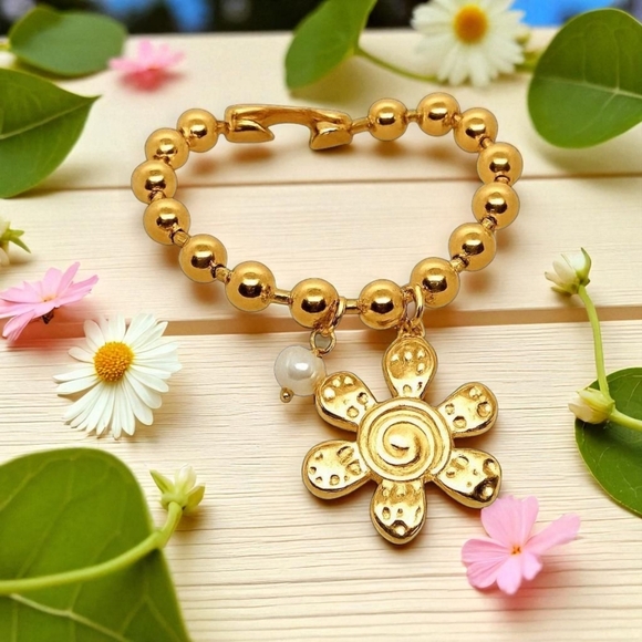 ๐๏ธ24K Gold Plated Chunky Beaded Bracelet with Freshwater Pearl & Flower Charm๐ธ - Picture 11 of 15